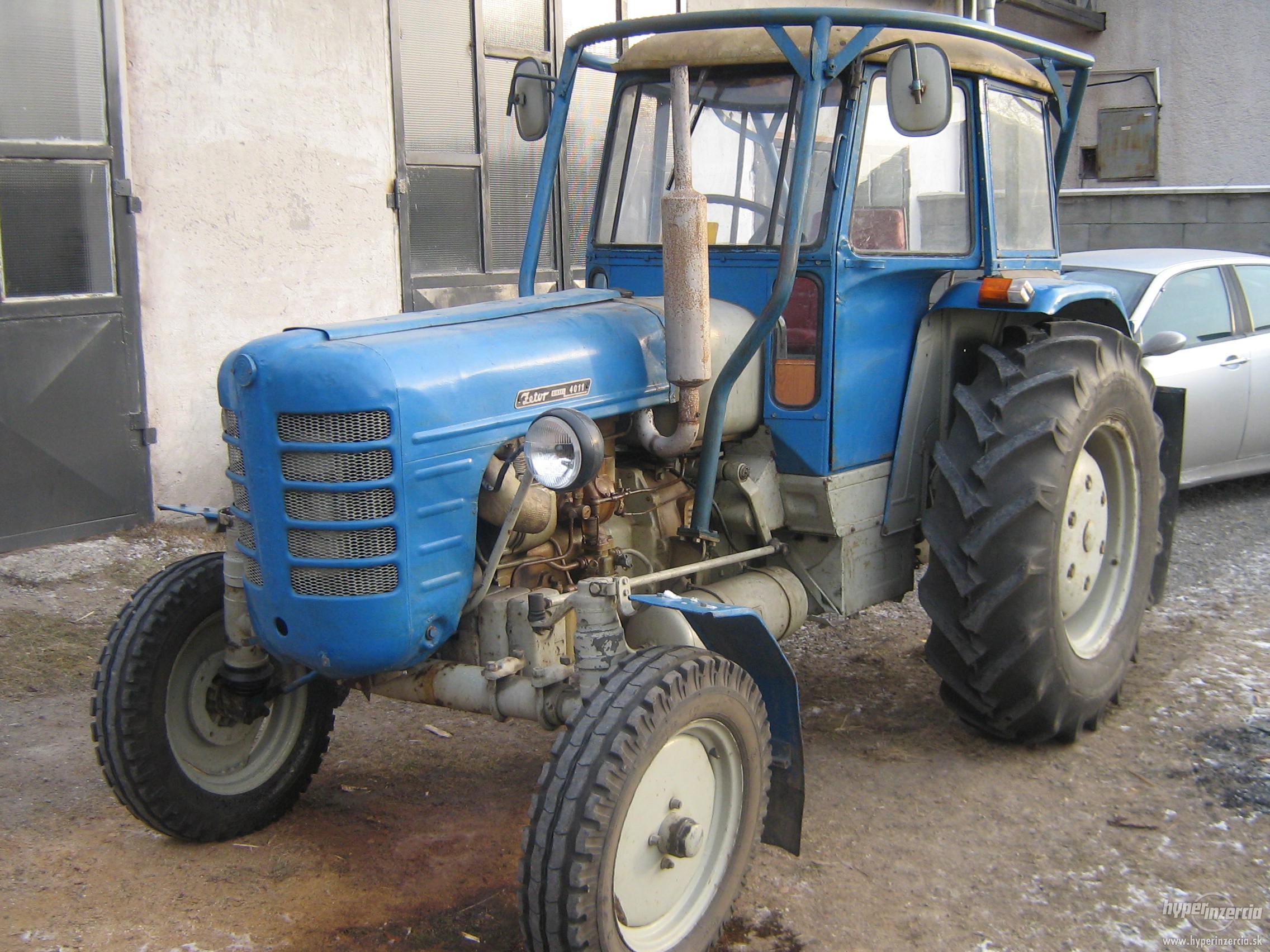 369769-traktor-zetor-4011-1